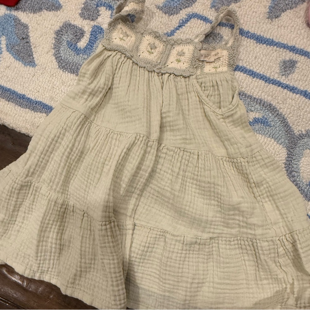 Light green Wild WaWa dress size 4T worn once
